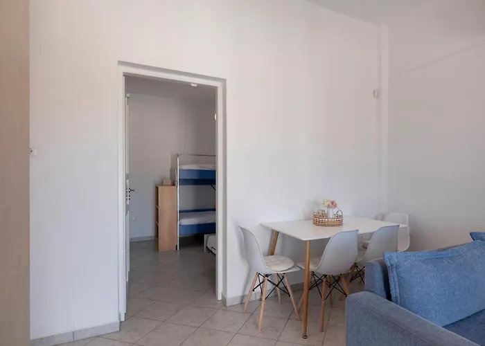 Emma's Summer House 莱瓦贾